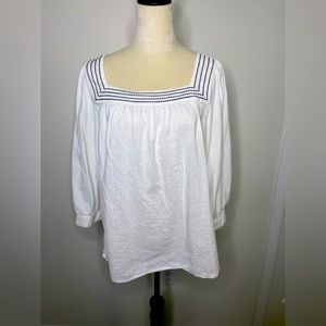 Old Navy 🌟excellent condition🌟 white smock top with black embroidered stripes